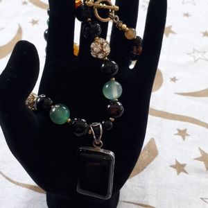 Handcrafted Agate Pendant Necklace